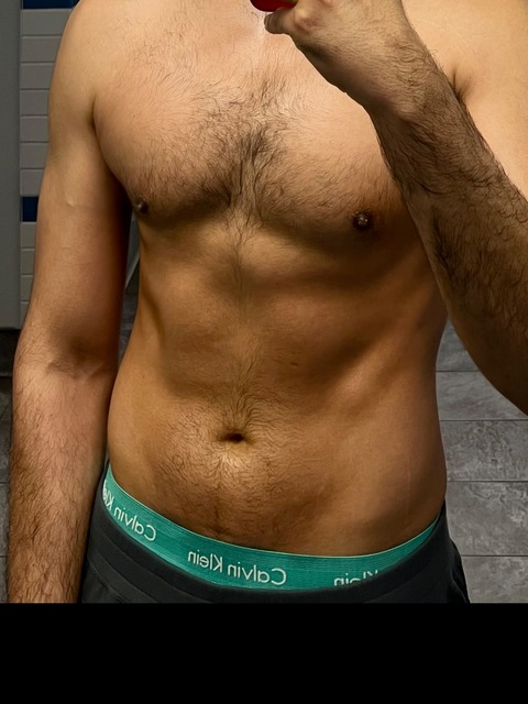 Gmoney @whatsupg cover picture