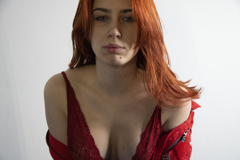 Francesca Bianchi @whitefriz cover picture