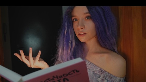 Ellie Berger @whoisellie cover picture