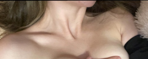 tiff @whoreamorr cover picture