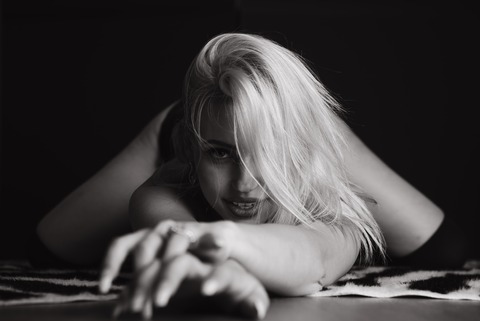 Willow B @willowbarbie cover picture