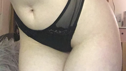 Winnie @winniefae cover picture