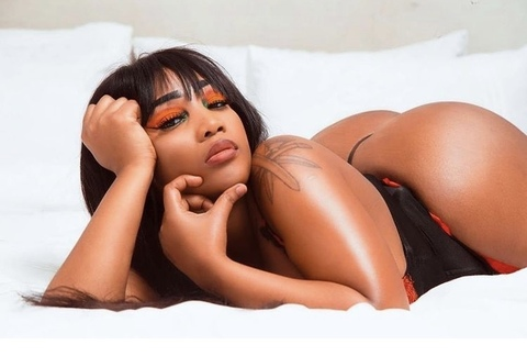 Sexy Monica @xomonica cover picture