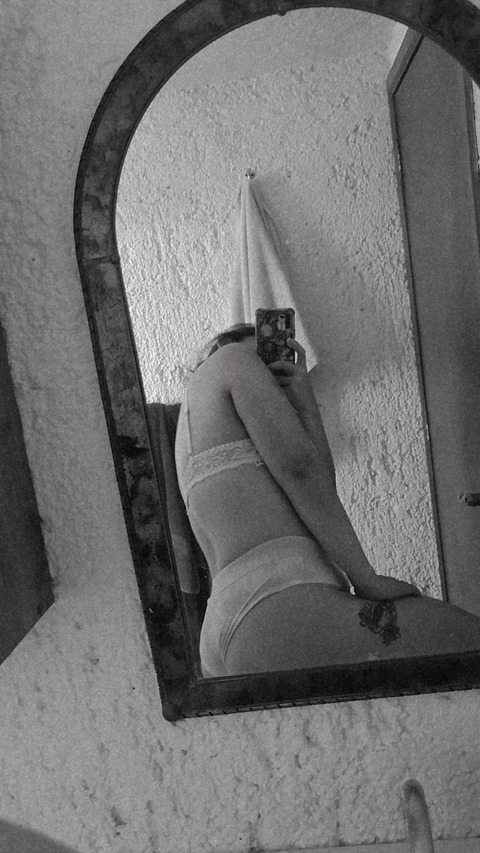 Yari @yariss77 cover picture