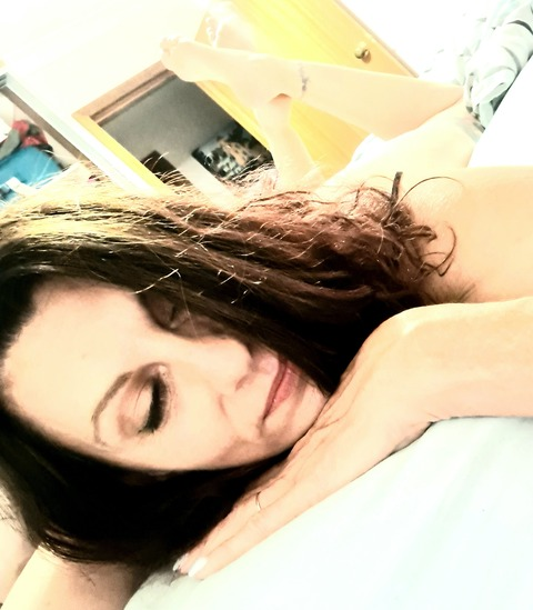 Lady May @yesladymay246 cover picture
