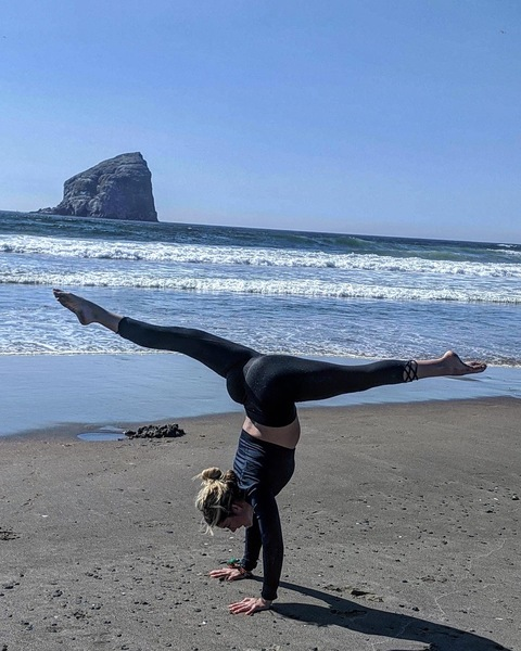 Yoga master @yogatime91 cover picture