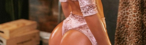 Yourgirl @your_girlxoxo cover picture