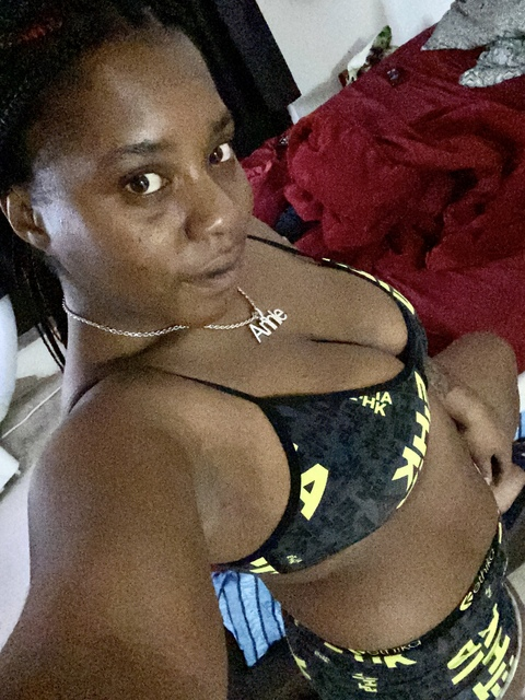 Lucky88 @yourdesirebaby cover picture