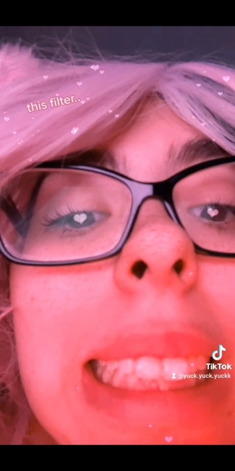 Amelia Lane @yuckdontlookatme cover picture